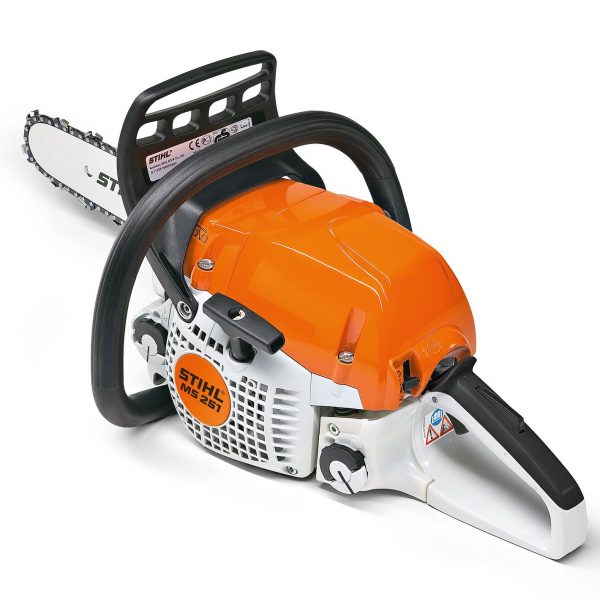 Tronçonneuse d'élagage de la marque STIHL